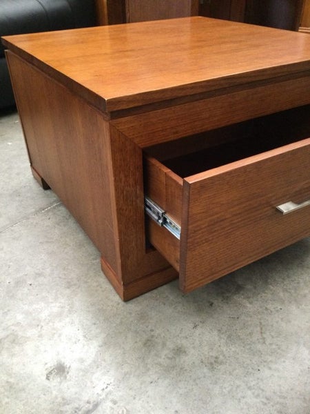 SUPERB OAK COFFEE TABLE Carousel 2