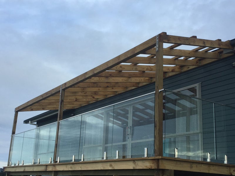 GLASS BALUSTRADE FOR DECKS - COMPLIANT WITH NZS:4223 QUALITY GLASS AND HARDWARE Carousel 20