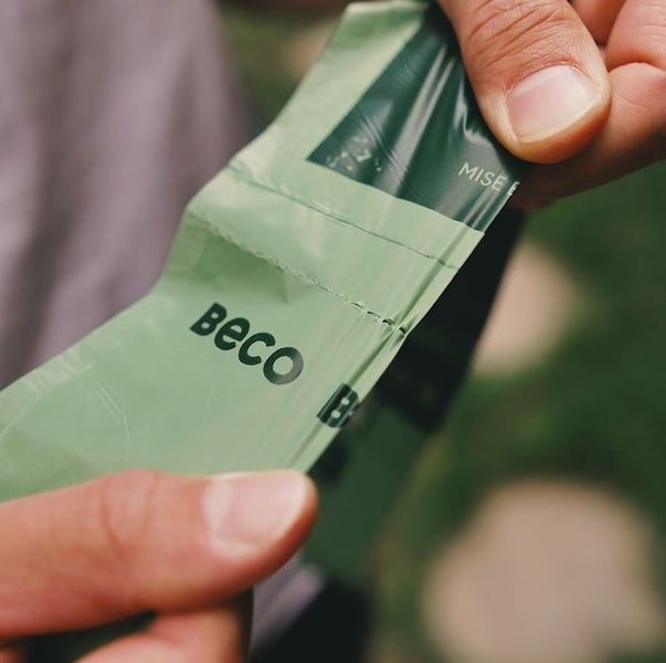 BECO DOG POO BAGS UNSCENTED 60 PACK (4 ROLLS X 15 BAGS). Carousel 3