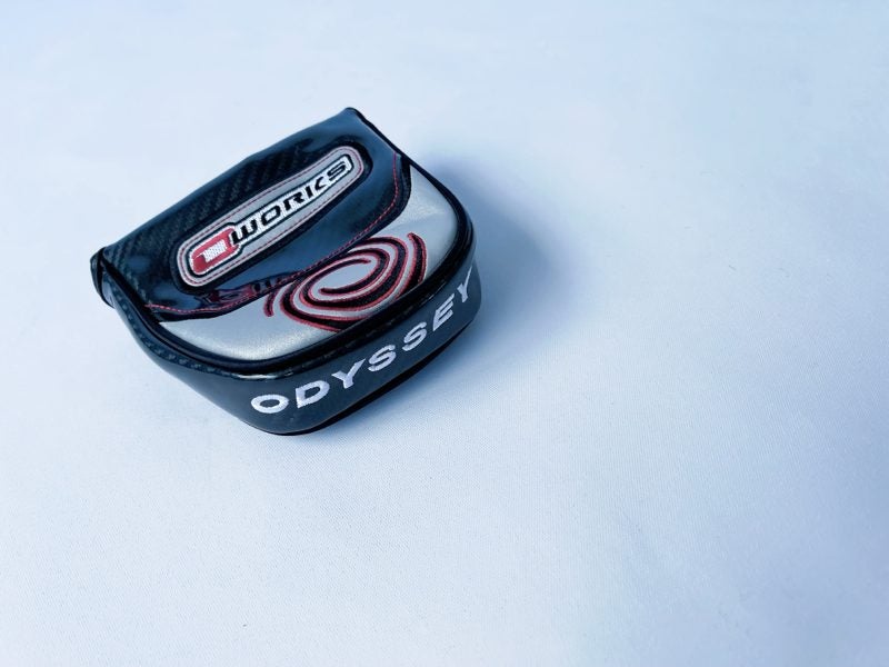 Odyssey O-works putter head cover (magnetic) Carousel 2