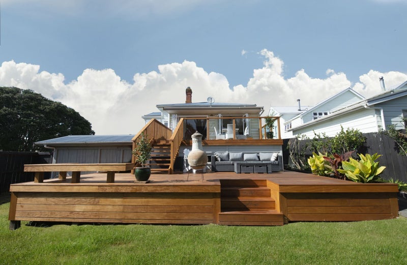 PREMIUM VITEX DECKING, 90 x 19mm BUY PER M !!64244976256003112