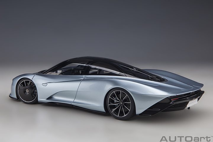 AUTOart 1/18 McLaren Speedtail Blue Carousel 2