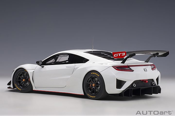 AUTOart 1/18 '18 Honda NSX GT3 White Carousel 2