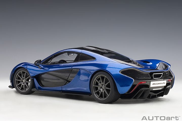 AUTOart 1/18 McLaren P1 Blue Carousel 2