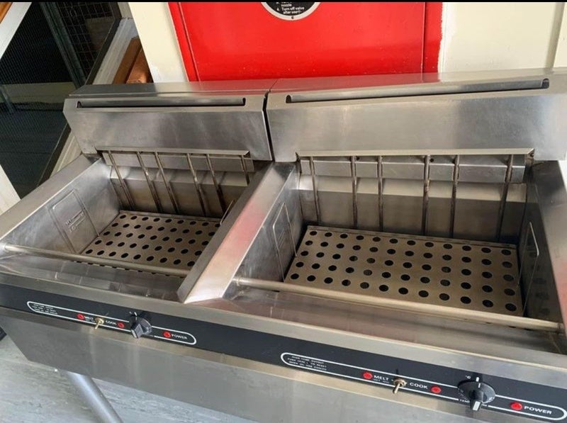 Blue seal e604 electric deep fryer Carousel 1