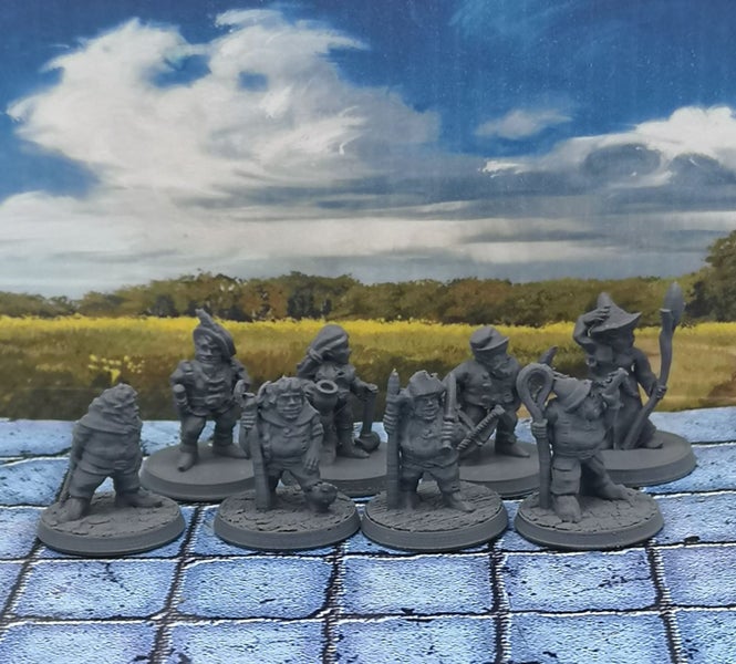 Little Folk Adventurers Hero PC Miniatures Set #5 Dungeons and Dragons d4d Brite Carousel 1