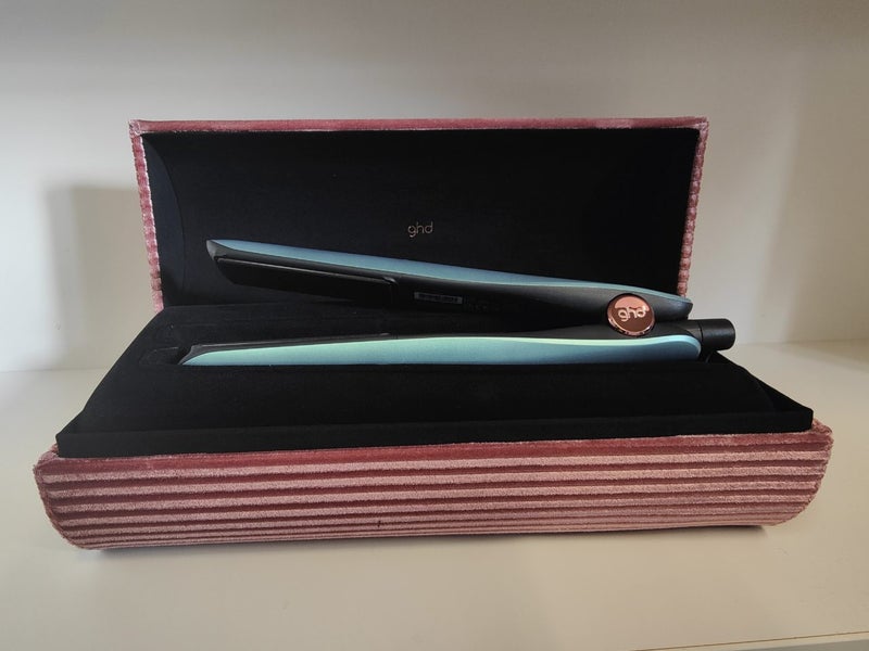 Gold ghd limited edition alluring jade straightener Carousel 2