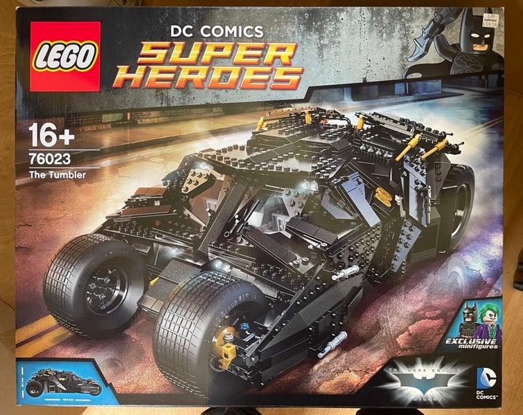 LEGO Batman 76023 - The Tumbler Carousel 1