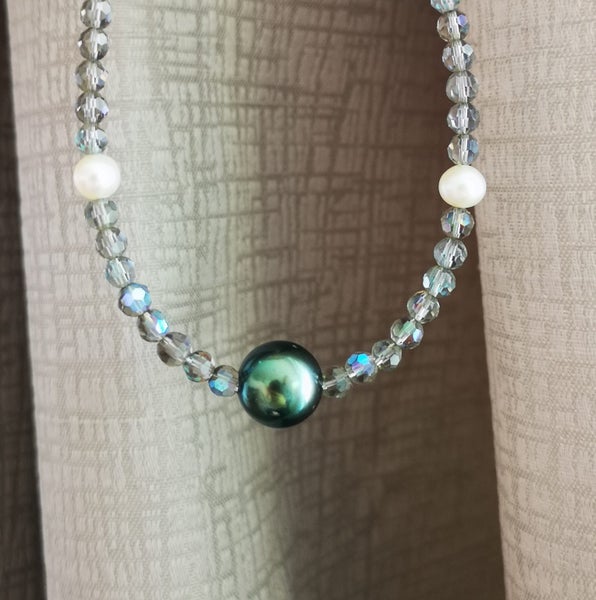 Necklace with one Tahiti black pearl Carousel 1