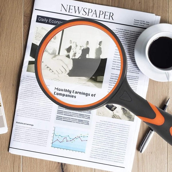 Magnifying Glass, 8x Handheld Reading Magnifier For Kids And Seniors, Non-scratc Carousel 4