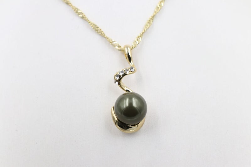 18ct Gold Plated Faux Pearl Pendent Carousel 2