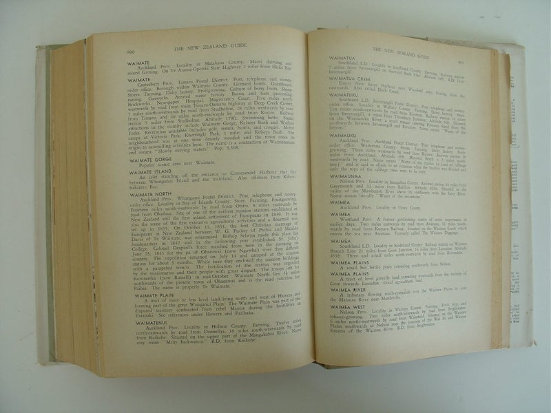 The New Zealand Guide 1962 Vintage Gazetter Carousel 2