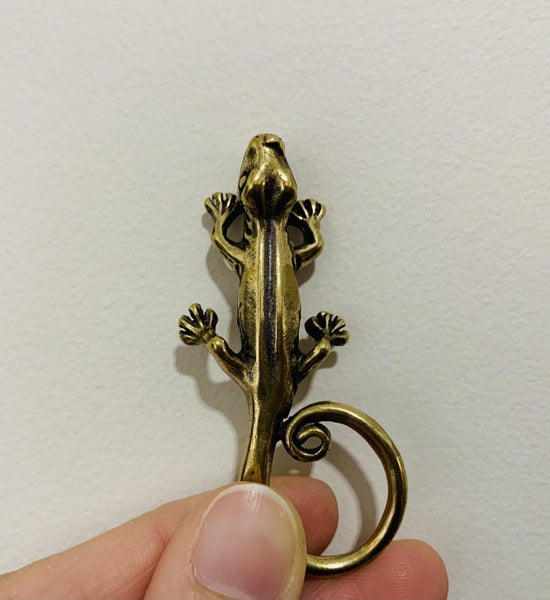 Antique Style Brass Lizard Miniature Figurine Keychain Pendant Decor Carousel 1