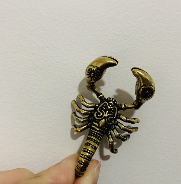 Antique Style Brass Copper Scorpion Keychain Pendant Crafts Decor Carousel 1