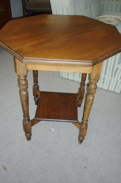 EDWARDIAN OCTAGONAL KAURI TABLE Carousel 4