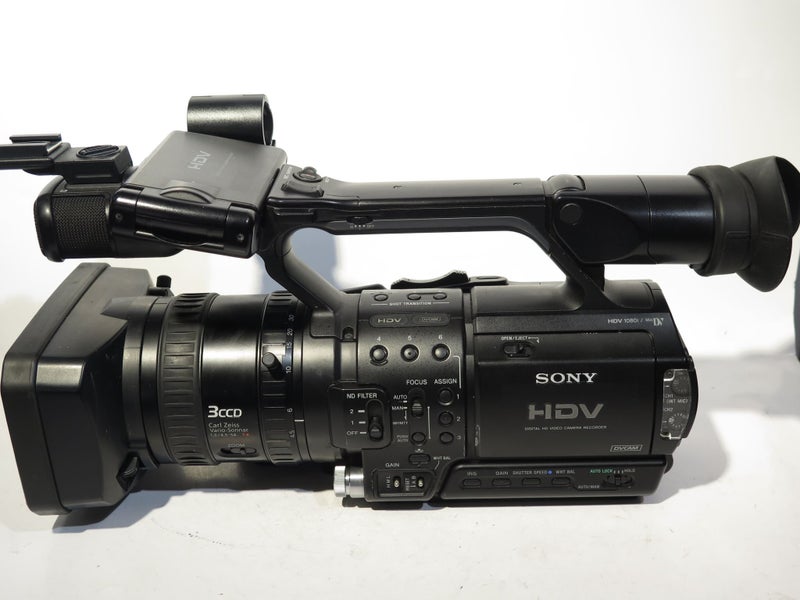 Sony HVR-Z1P Camcorder DVCAM HDV Professional Series 1080i MiniDV SD HD Digital Carousel 1