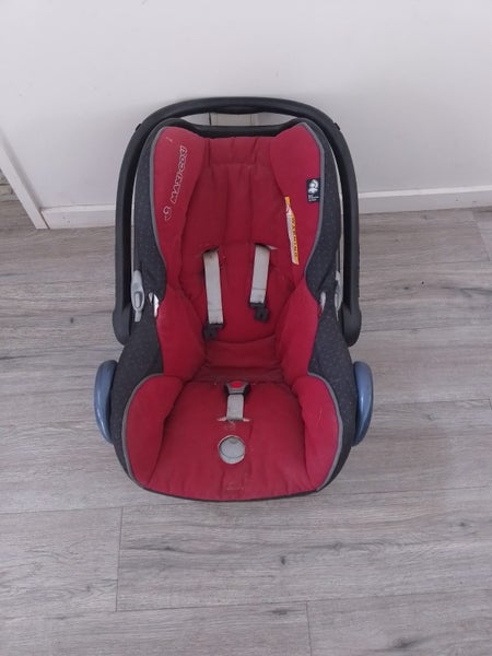 Maxi Cosy Stroller and Capsule Carousel 2