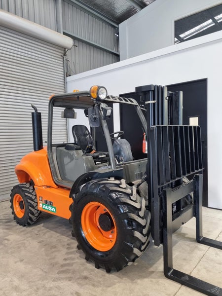 AUSA C350Hx4 3.5 Ton Rough Terrain Forklift Carousel 1