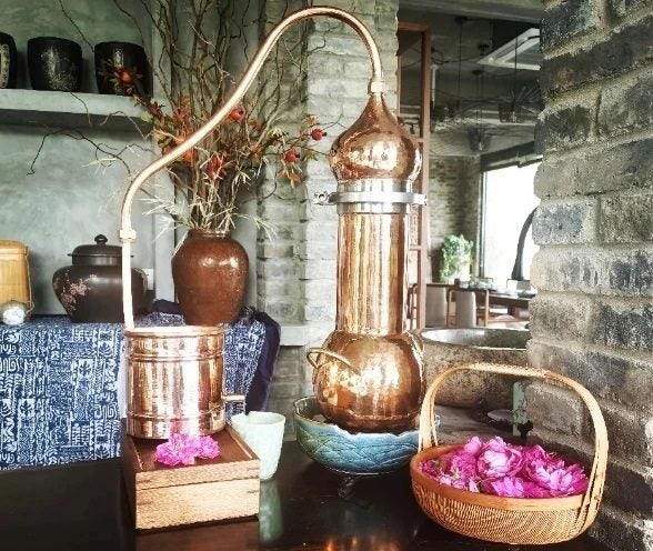 Distiller-Hydrosols Machine Essential Oil Extractor Essential Distiller Boiler Carousel 1
