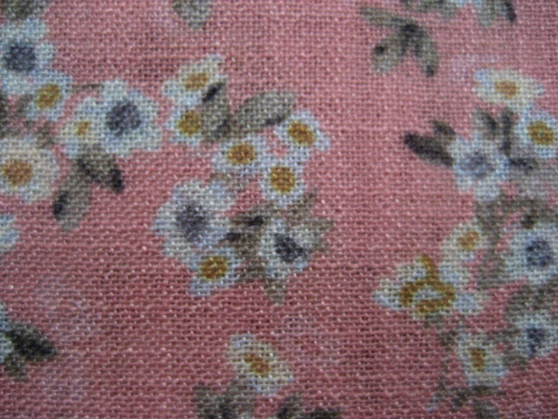 POLYESTER SEWING FABRIC Floral MATERIAL 2.45m x 145cm Carousel 4
