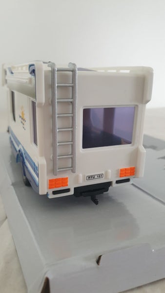 MERCEDES BENZ CAMPER VAN 1:43 SCALE DIECAST MOTORHOME / MOBILE HOME CARARAMA Carousel 4