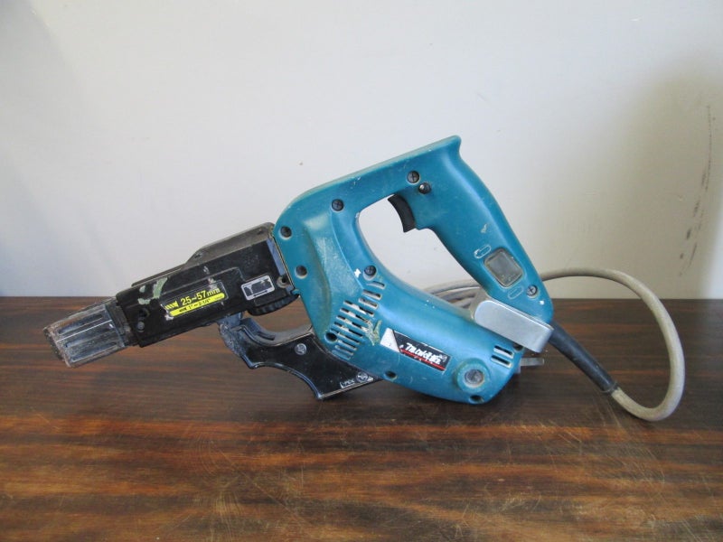 Makita 6834 Auto Feed Scerwdriver in case Carousel 1