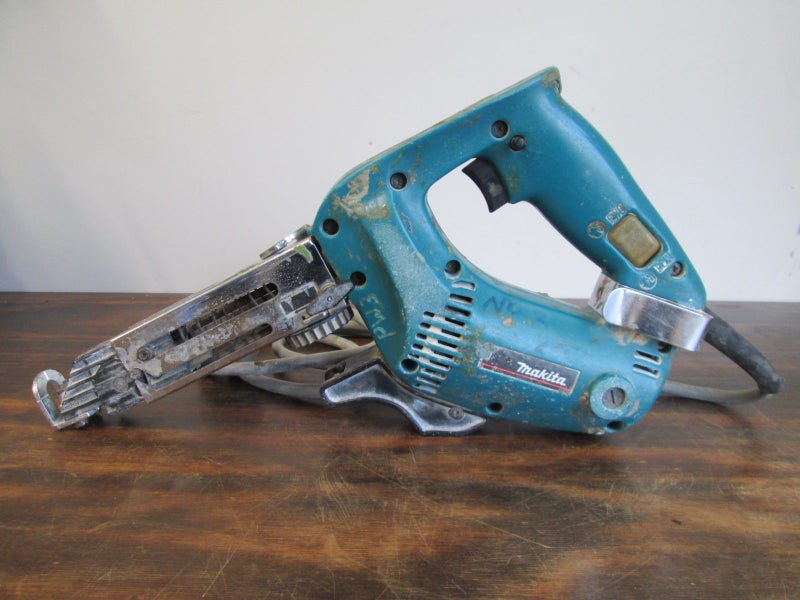 Makita 6830 Auto Feed Scerwdriver in case Carousel 1