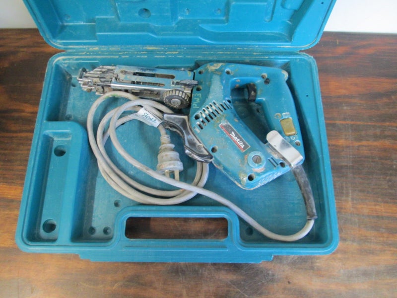 Makita 6830 Auto Feed Scerwdriver in case Carousel 8