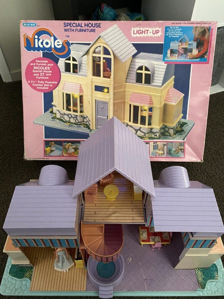 Vintage Nicole’s Light Up Doll House Carousel 1
