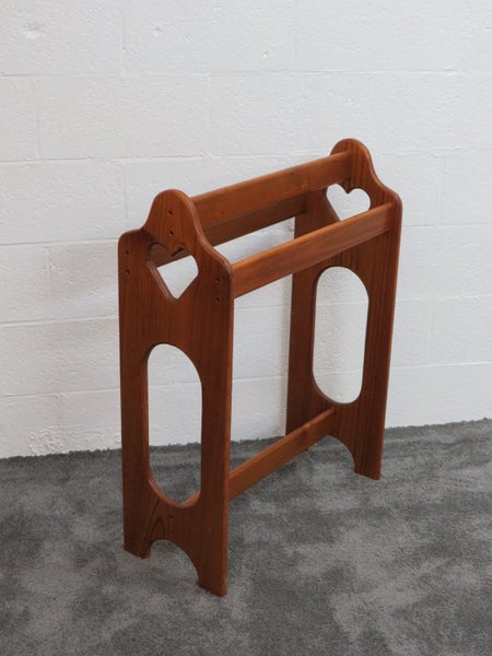 Pine Towel Rail Carousel 1