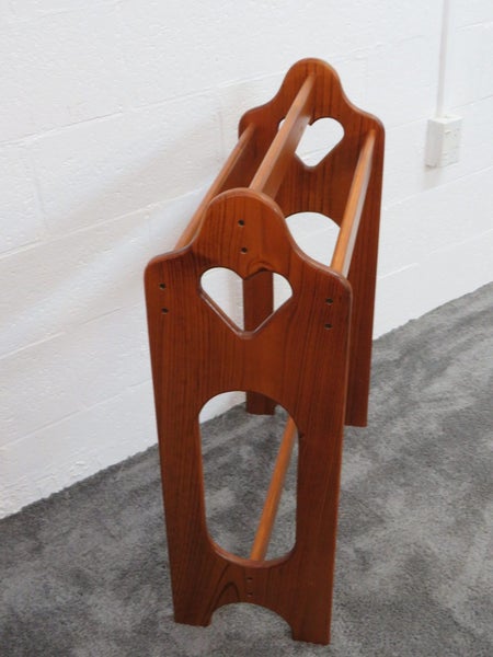 Pine Towel Rail Carousel 3