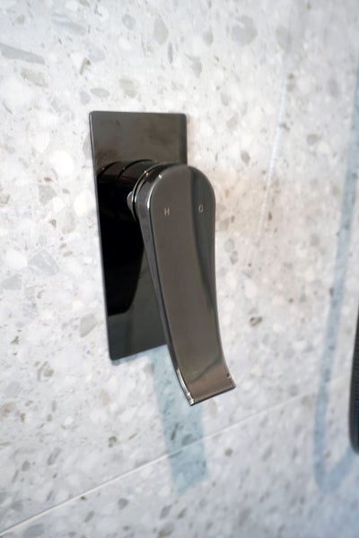 Shower Mixer - Dark Metal Carousel 4