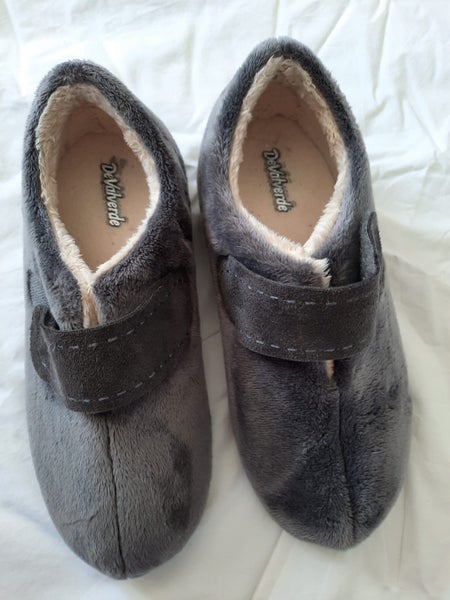 DEVALVERDE SLIPPERS - size 38 Carousel 1