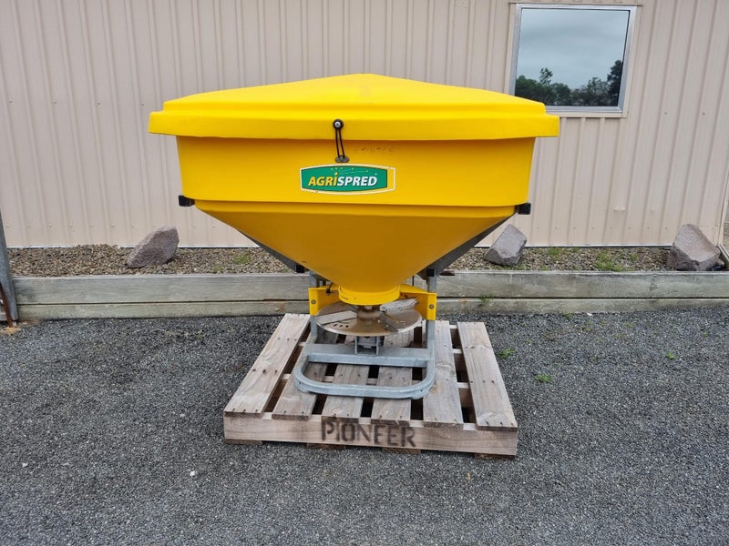 2022 Agrispred 660 litre 3PTL SPREADER - ELECTRIC Carousel 1