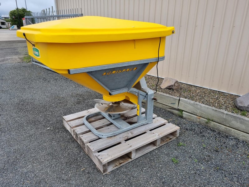2022 Agrispred 660 litre 3PTL SPREADER - ELECTRIC Carousel 2