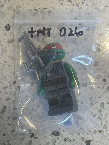 LEGO Teenage Mutant Ninja Turtles - Raphael with Armor (tnt026) Carousel 2