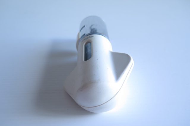 Retro Kartell styles Zyliss white plastic corkscrew - great 80s design!! Carousel 2