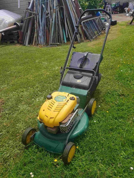 YARDMAN WIDECUT LAWNMOWER Carousel 2