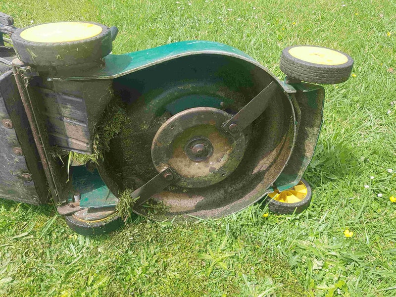 YARDMAN WIDECUT LAWNMOWER Carousel 3
