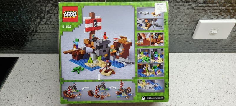 LEGO Minecraft Pirate Ship Adventure set Carousel 3
