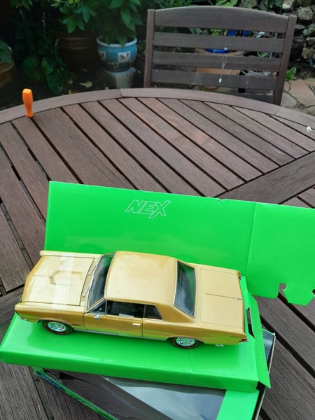 PONTIAC GTO 19651/24 DIECAST Carousel 1