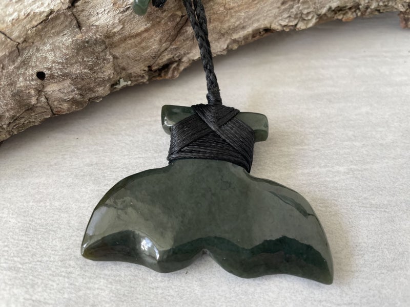 Lashed Greenstone Nephrite Jade Whale Tail Large Size nz060 Carousel 2