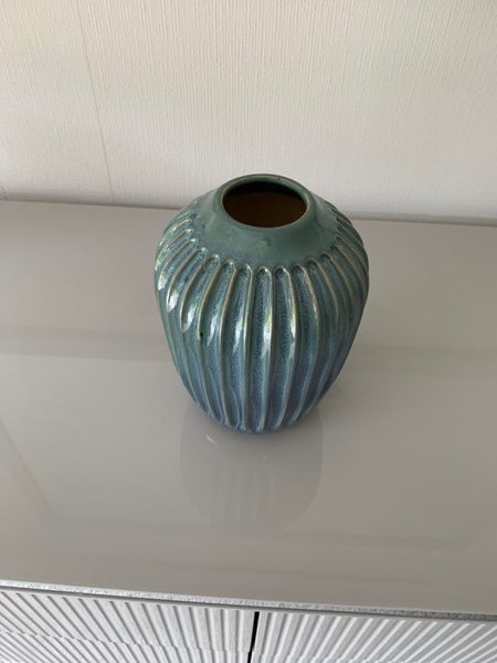 Oval vase Carousel 1