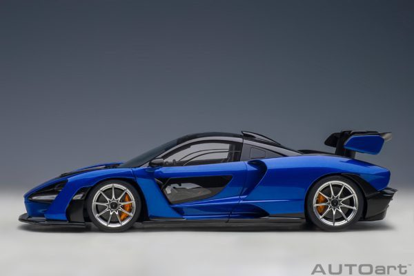 Autoart 76079 1/18 McLaren Senna (Trophy Kyanos) Carousel 2
