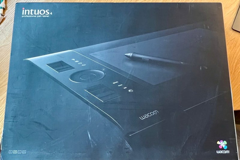 Wacom Intuos 4 Professional Pen Tablet (Medium) Carousel 1