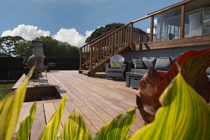 VITEX JUMBO DECKING - PREMIUM GRADE - 140 x 25mm STABLE - DURABLE AND APEALLING64293586011010110