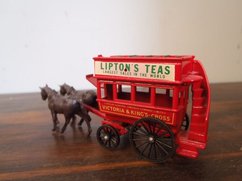 Lledo Days Gone DG040 Horse Drawn Coach Lipton Tea Victoria & King's Cross Carousel 1