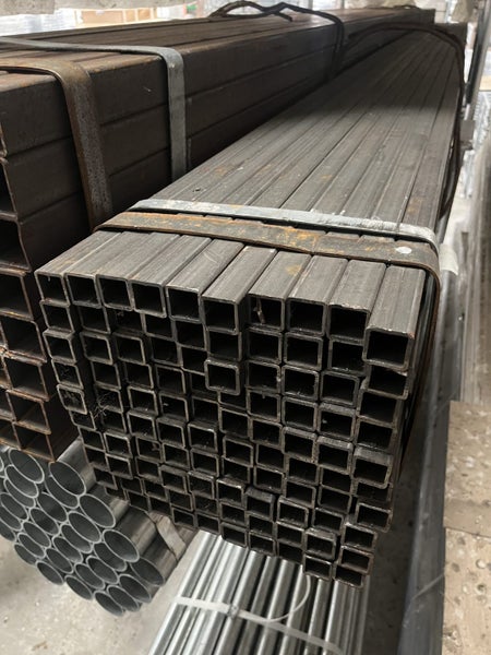Steel Box Black 30x30x6000x2.5mm Carousel 1
