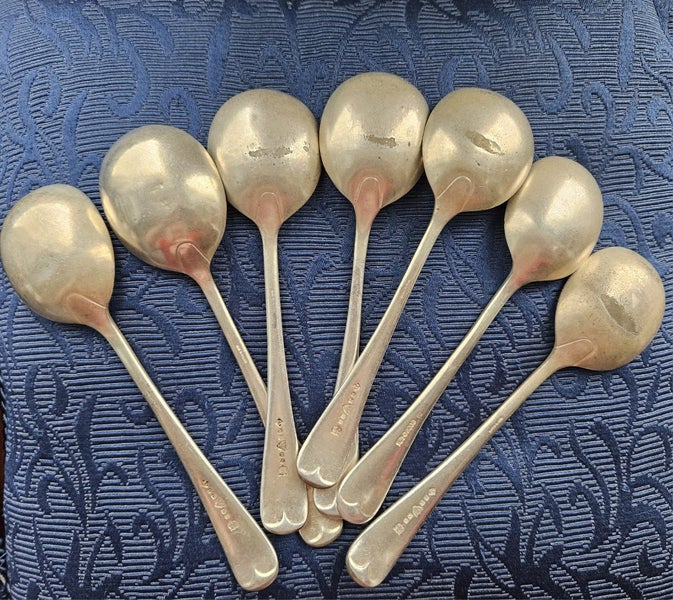 Vintage silver-plated spoon set $1 reserve Carousel 2