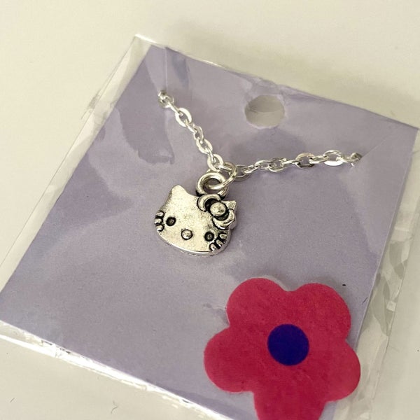 ^•^ Necklace - Hello Kitty Sanrio - on 45cm Silver Chain Carousel 3